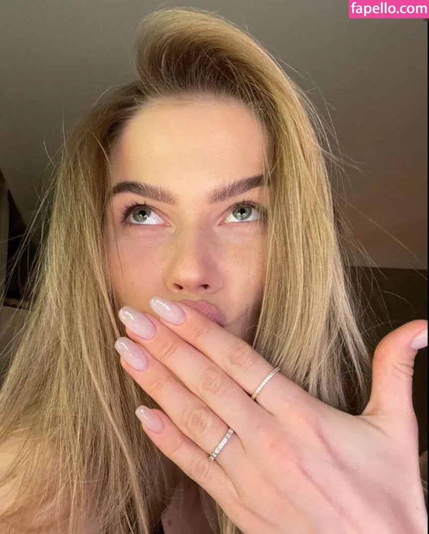 Lizi Asmr Onlyfans Photo Gallery 