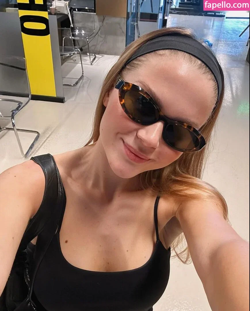 Lizi Asmr Onlyfans Photo Gallery 