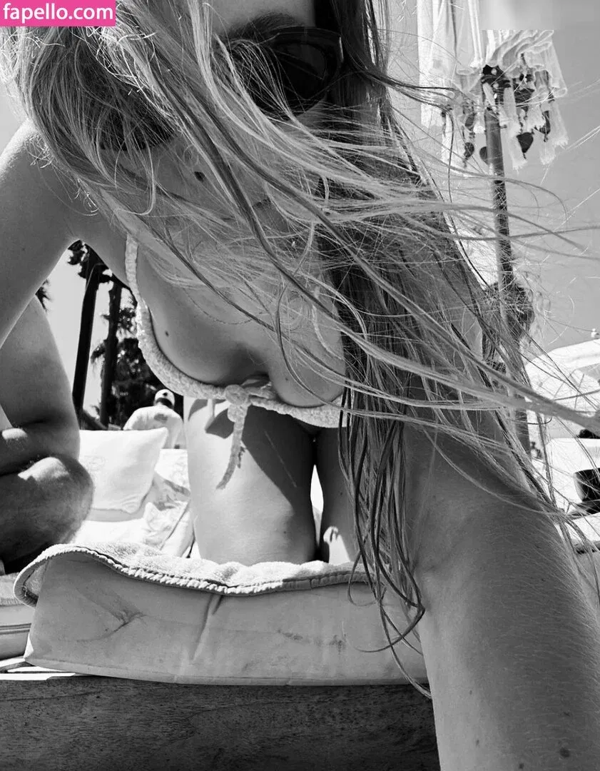 Lizi Asmr Onlyfans Photo Gallery 