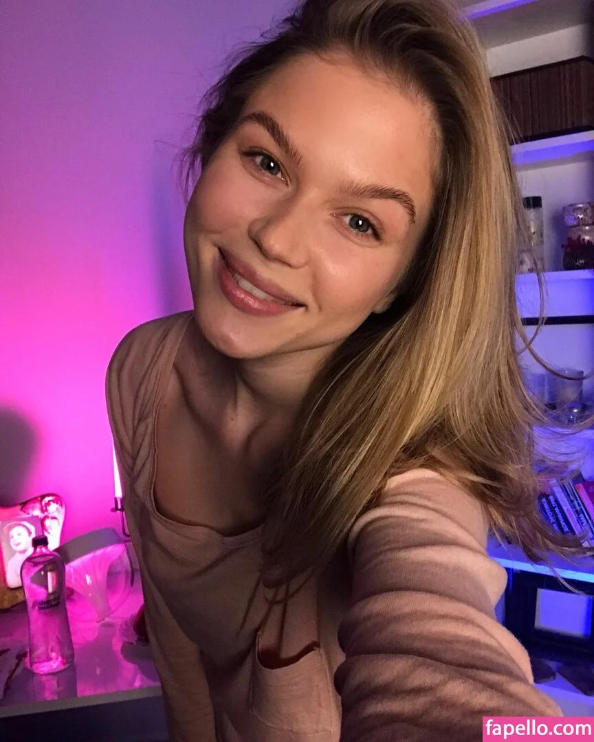 Lizi Asmr Onlyfans Photo Gallery 