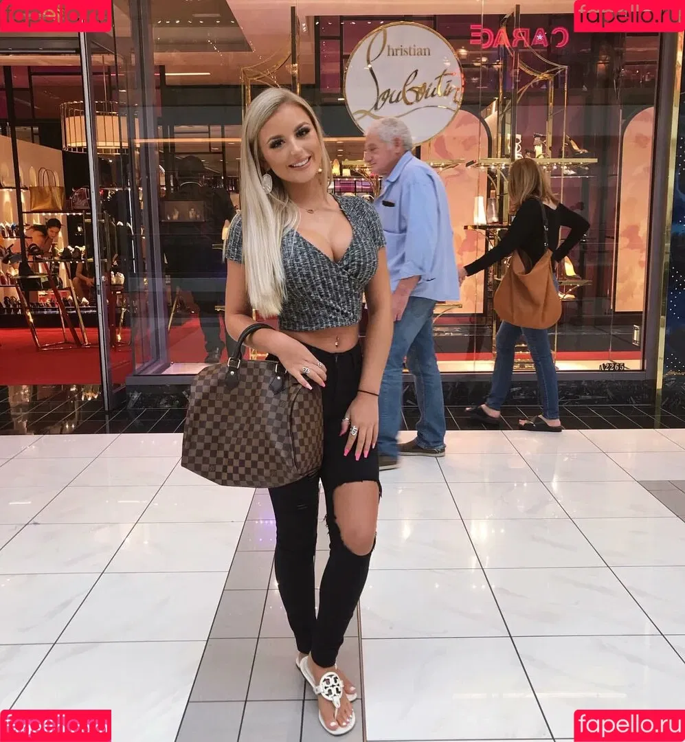 Ashlyn Sharp Onlyfans Photo Gallery 