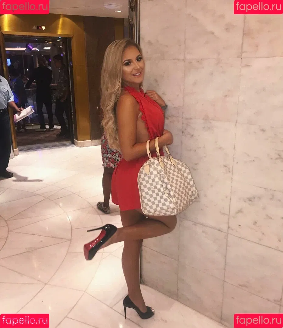 Ashlyn Sharp Onlyfans Photo Gallery 