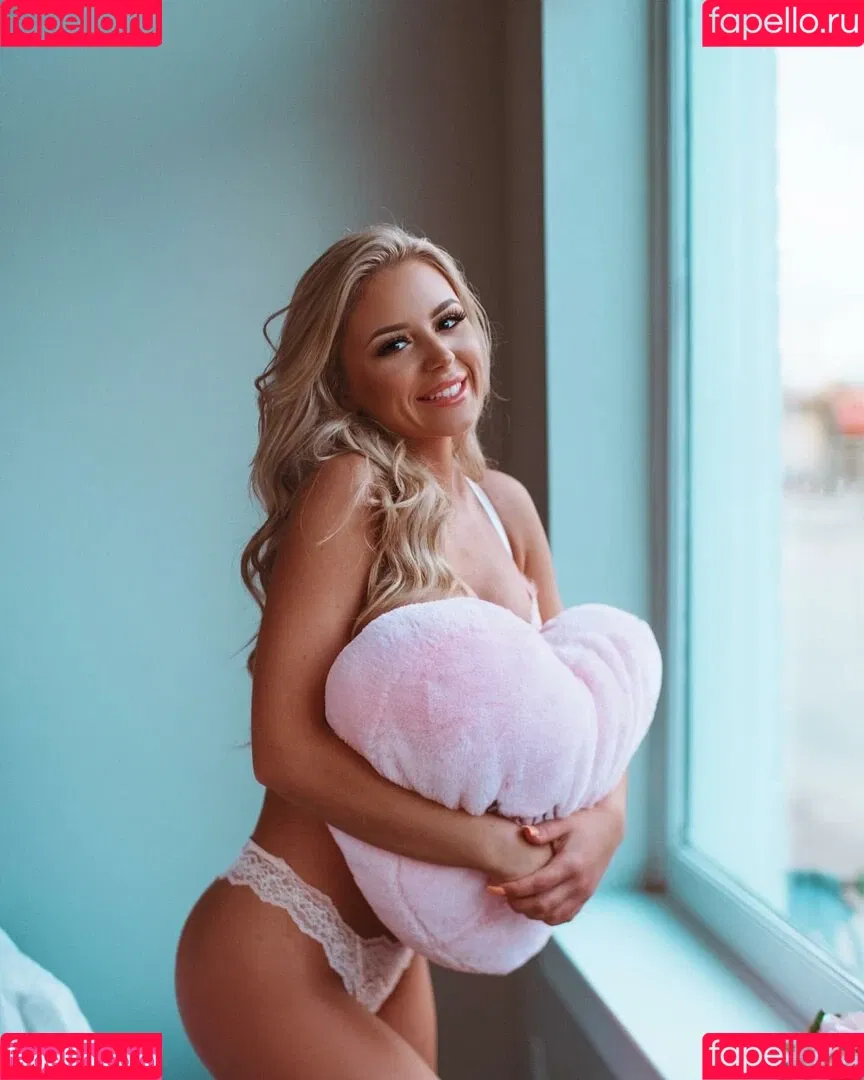 Ashlyn Sharp Onlyfans Photo Gallery 