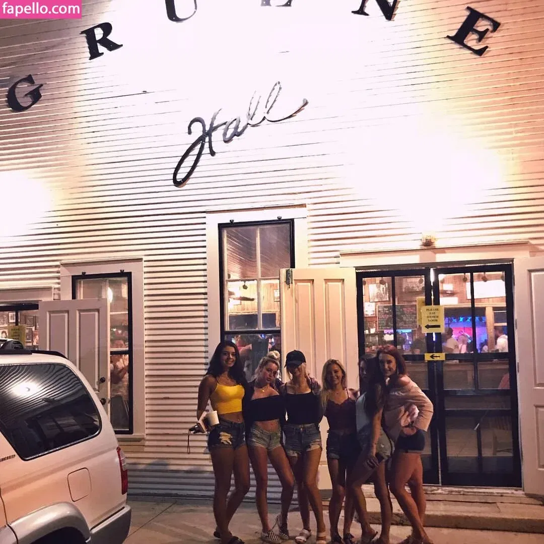 Ashlyn Sharp Onlyfans Photo Gallery 