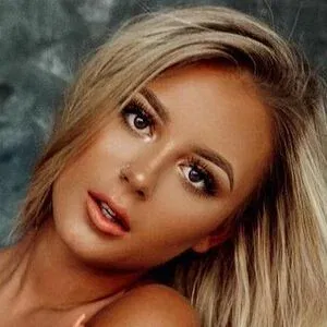 Ashlyn Sharp Onlyfans Photo Gallery 