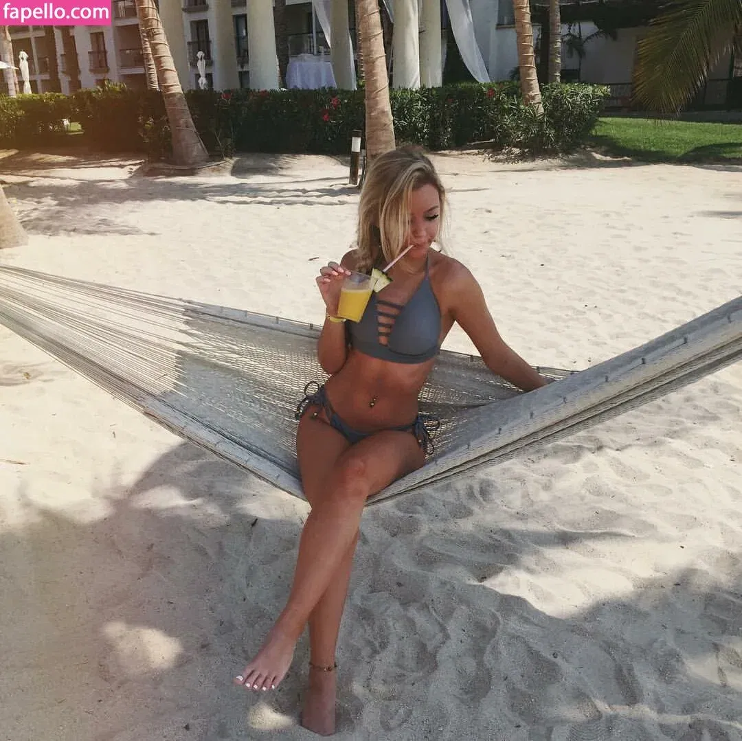 Ashlyn Sharp Onlyfans Photo Gallery 