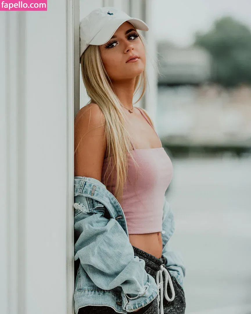 Ashlyn Sharp Onlyfans Photo Gallery 