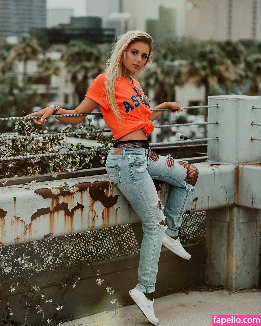 Ashlyn Sharp Onlyfans Photo Gallery 