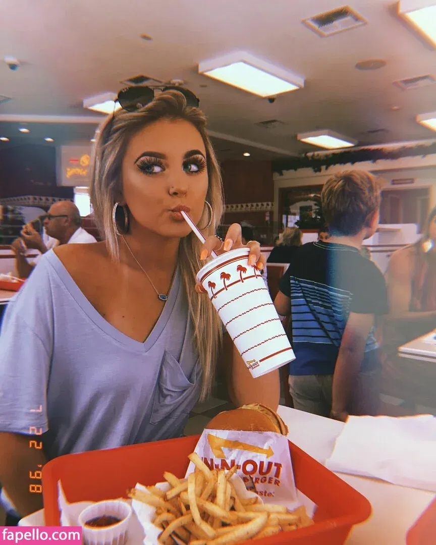 Ashlyn Sharp Onlyfans Photo Gallery 