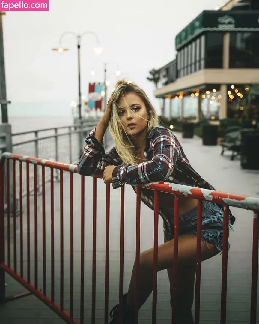 Ashlyn Sharp Onlyfans Photo Gallery 