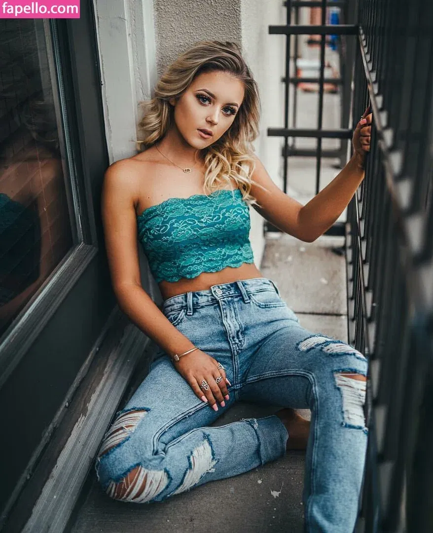 Ashlyn Sharp Onlyfans Photo Gallery 