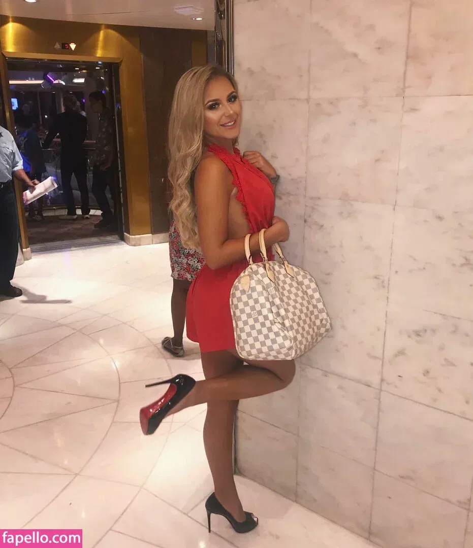 Ashlyn Sharp Onlyfans Photo Gallery 