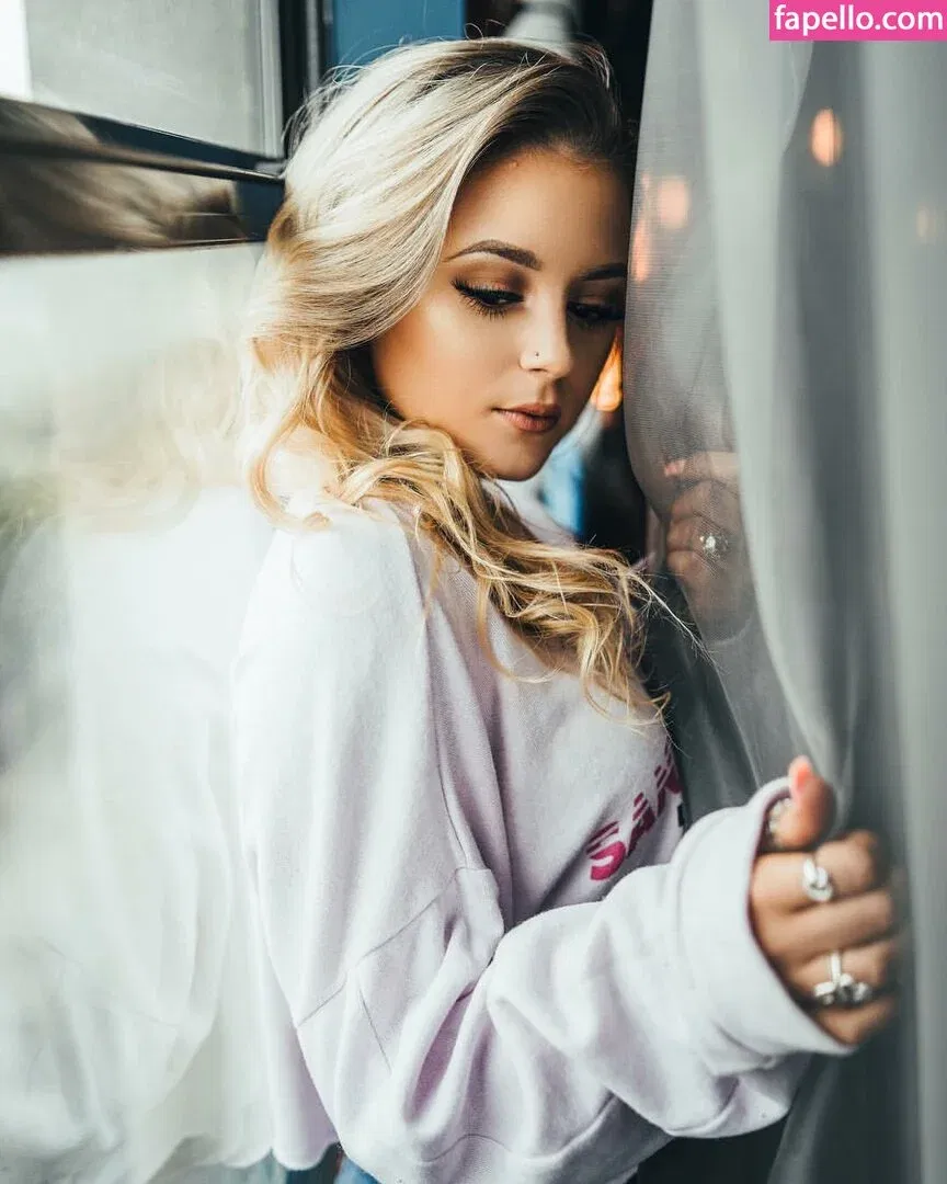 Ashlyn Sharp Onlyfans Photo Gallery 