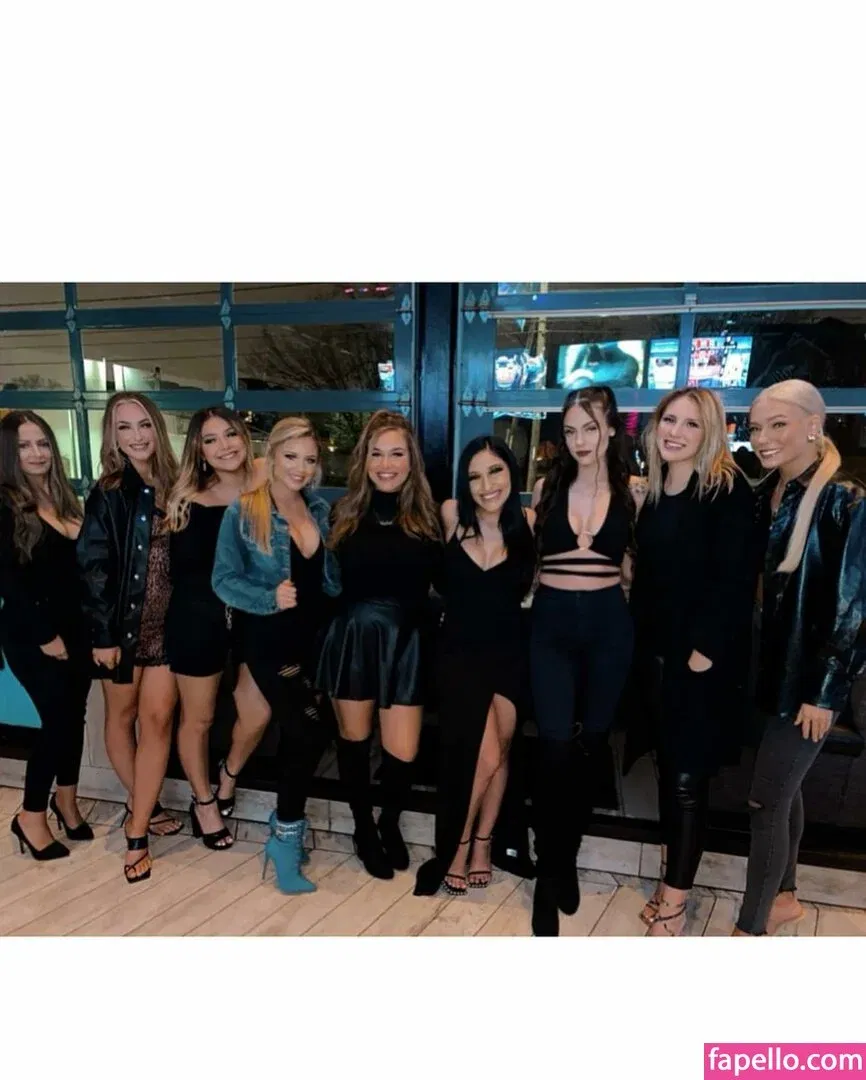 Ashlyn Sharp Onlyfans Photo Gallery 