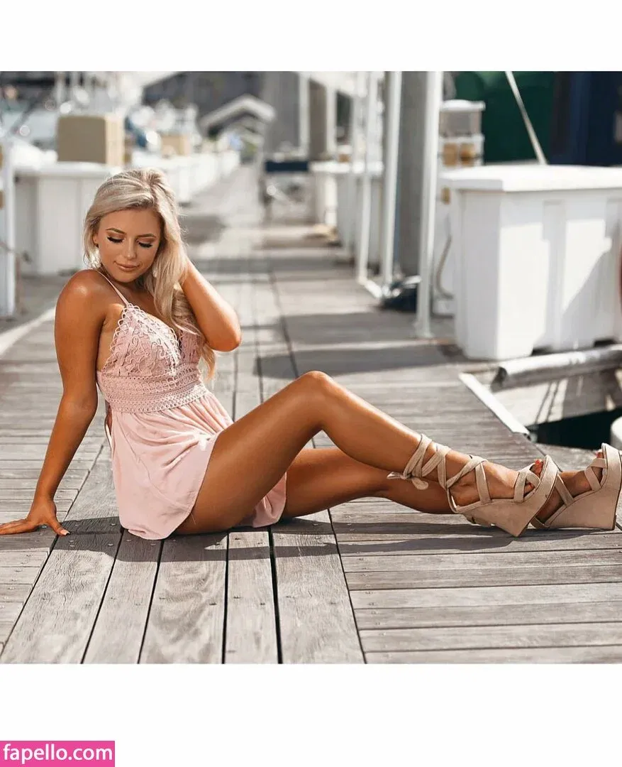 Ashlyn Sharp Onlyfans Photo Gallery 