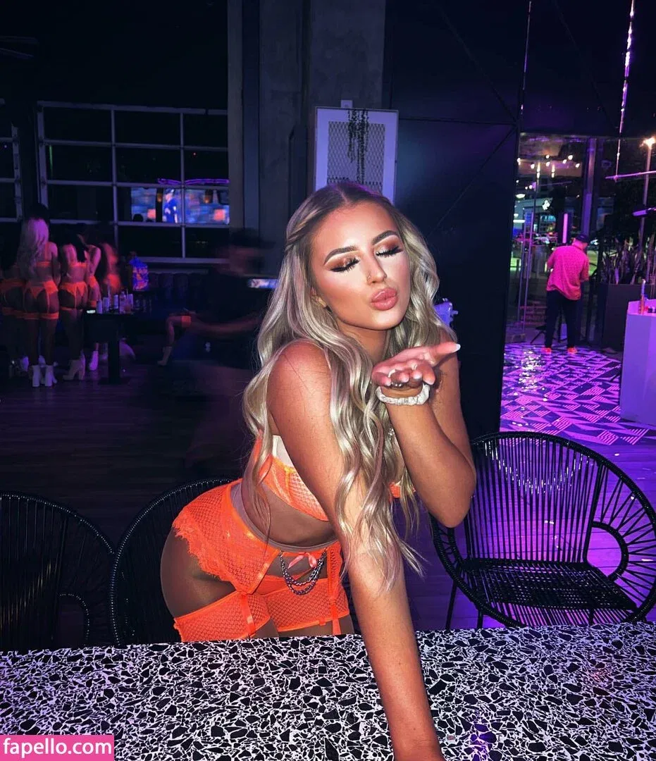 Ashlyn Sharp Onlyfans Photo Gallery 