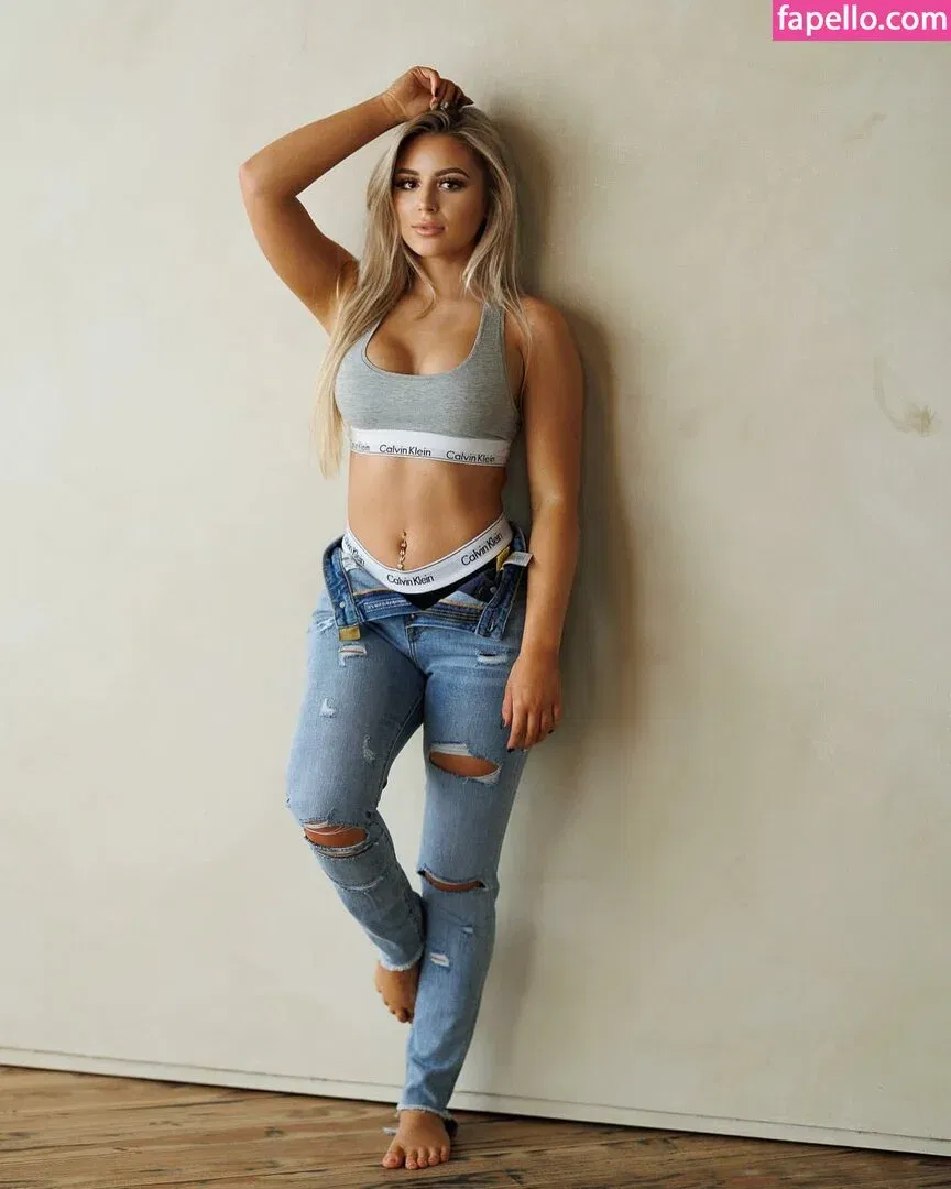 Ashlyn Sharp Onlyfans Photo Gallery 