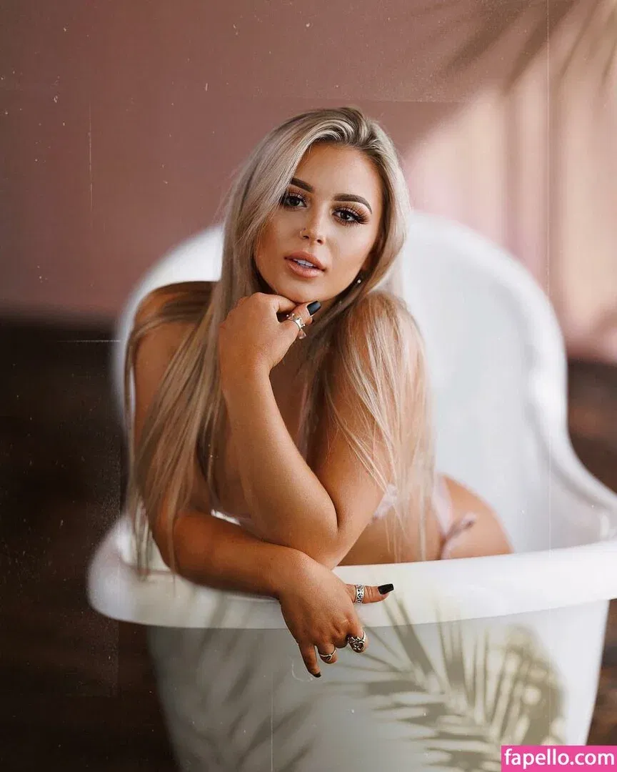 Ashlyn Sharp Onlyfans Photo Gallery 