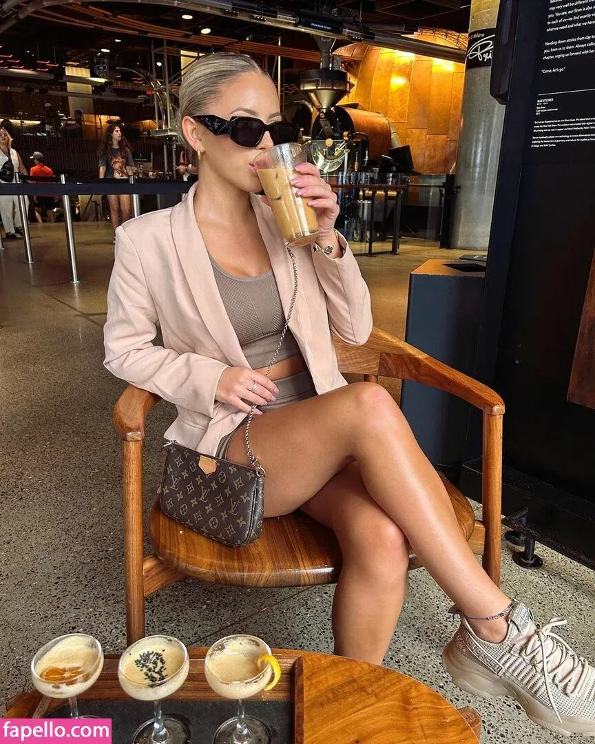 Ashlyn Sharp Onlyfans Photo Gallery 