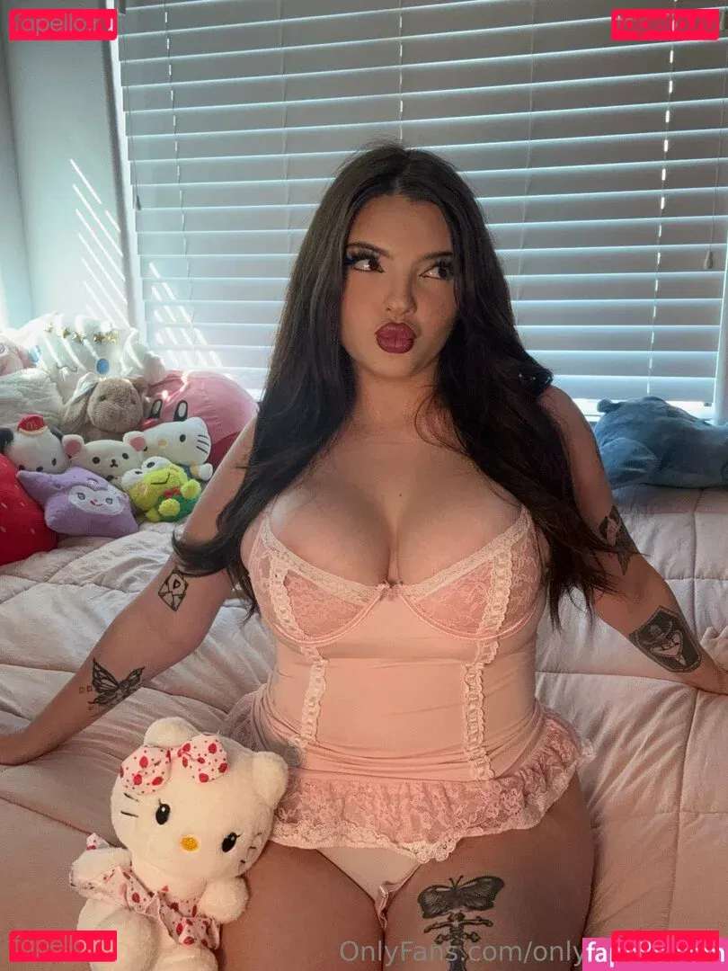 BabyLaur Onlyfans Photo Gallery 