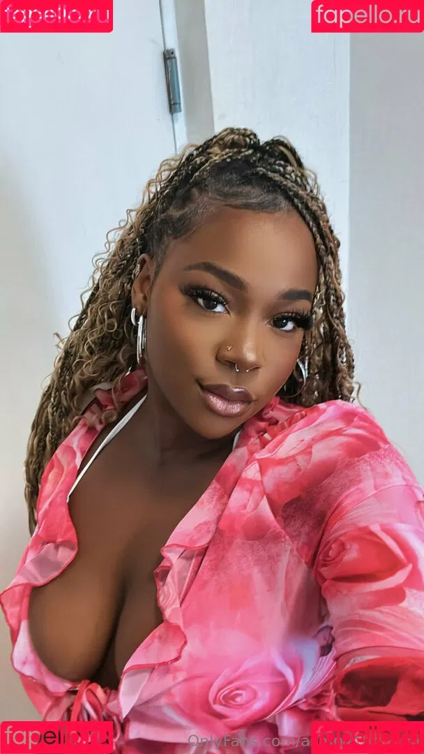 asmrwithnaomi Onlyfans Photo Gallery 