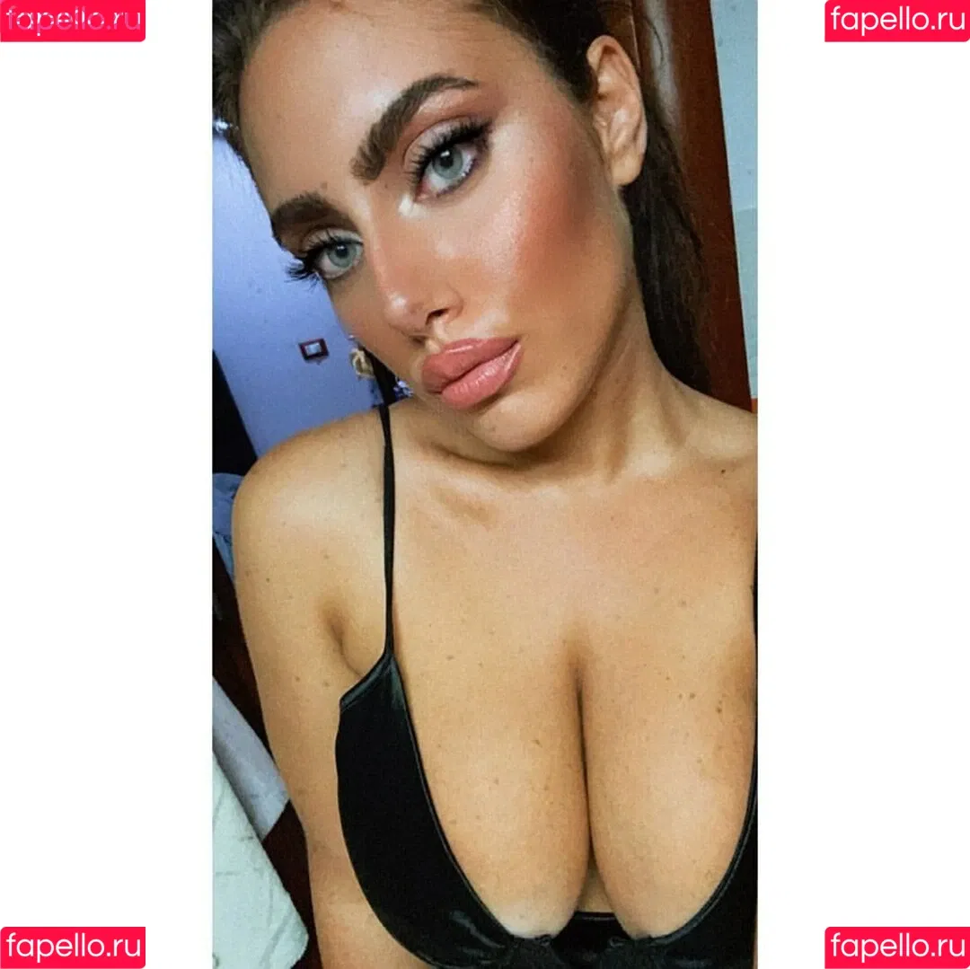 Ylenia Bevelacqua Onlyfans Photo Gallery 