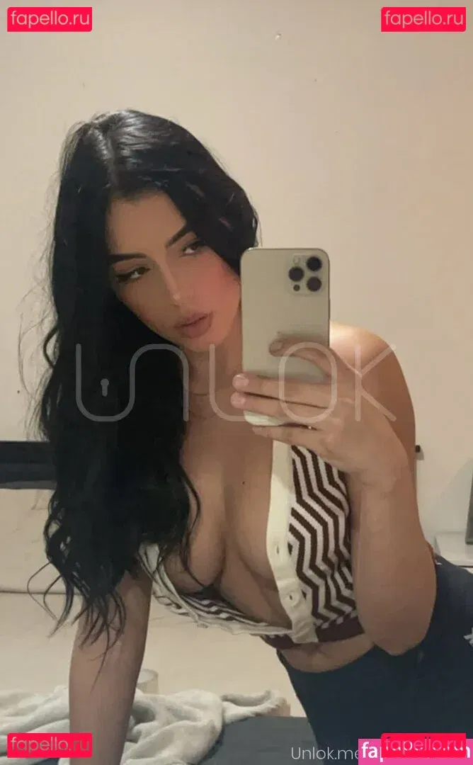 emilymatutt Onlyfans Photo Gallery 