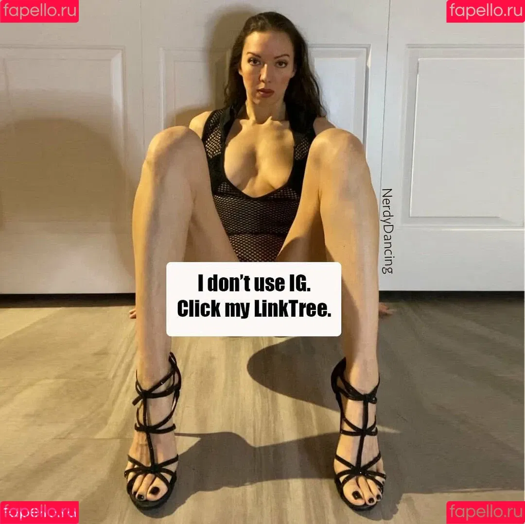 Nerdy Dancing Onlyfans Photo Gallery 