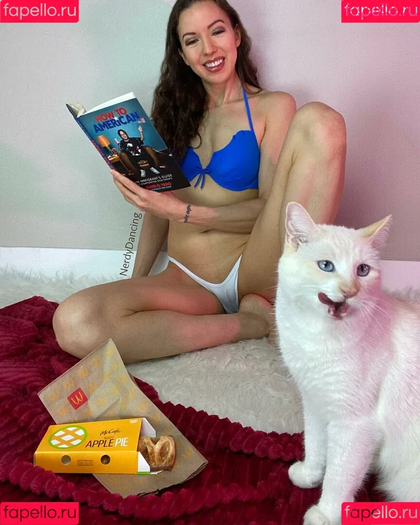 Nerdy Dancing Onlyfans Photo Gallery 