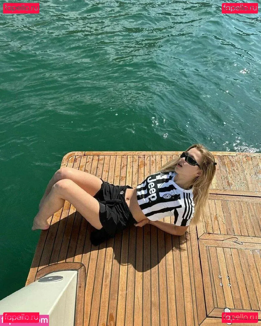 Julia G Onlyfans Photo Gallery 