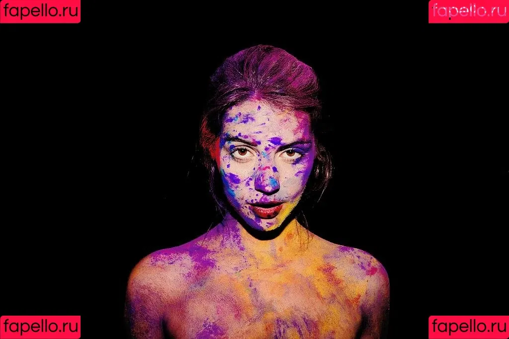Adelaide Kane Onlyfans Photo Gallery 