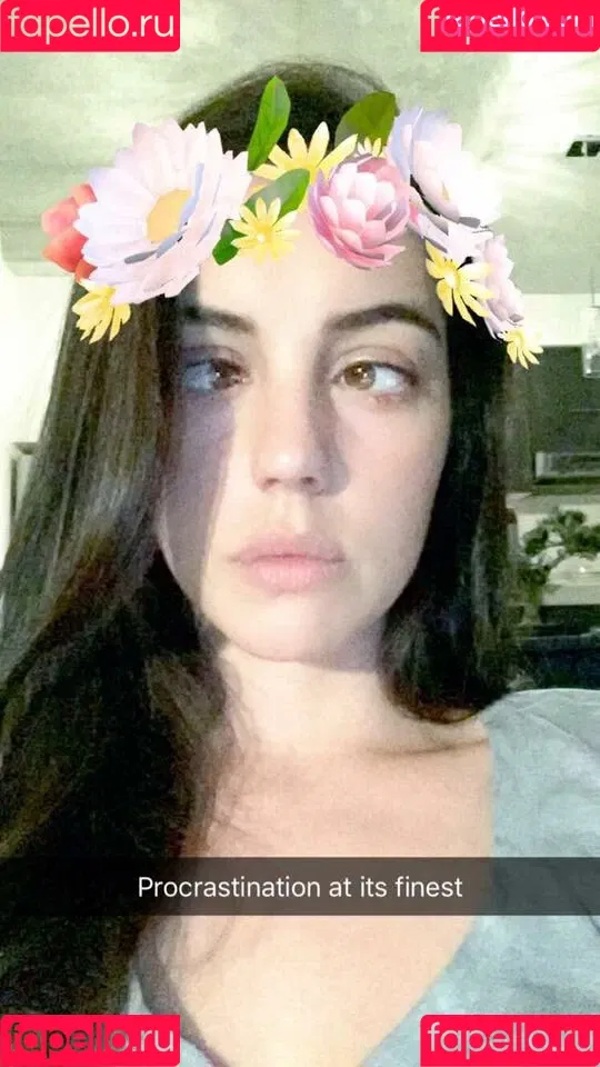 Adelaide Kane Onlyfans Photo Gallery 