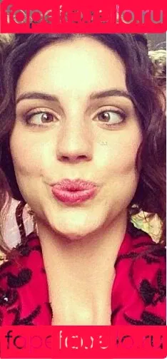 Adelaide Kane Onlyfans Photo Gallery 