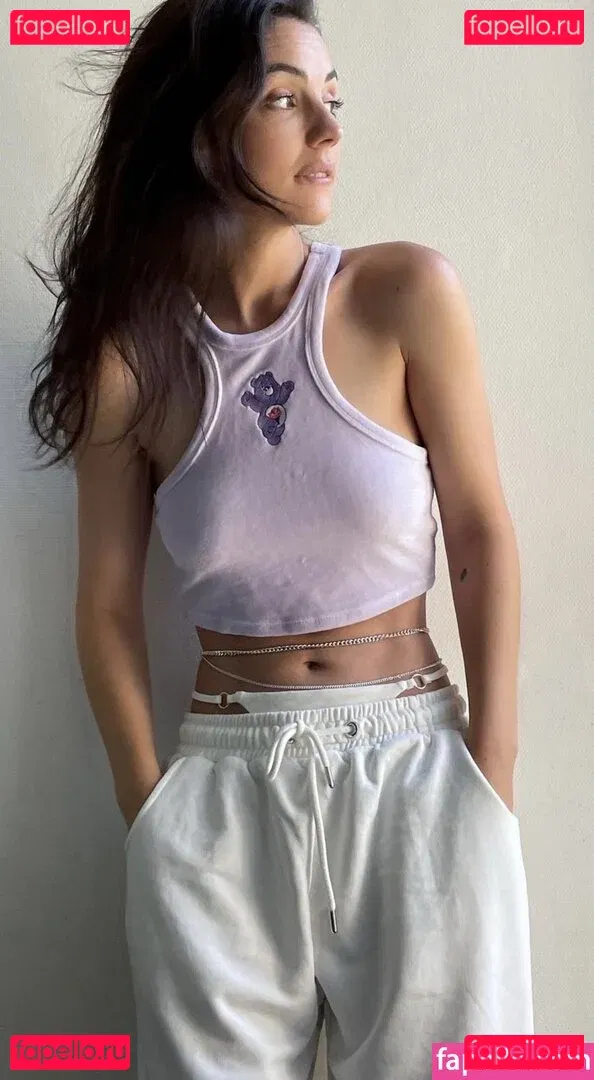 Adelaide Kane Onlyfans Photo Gallery 