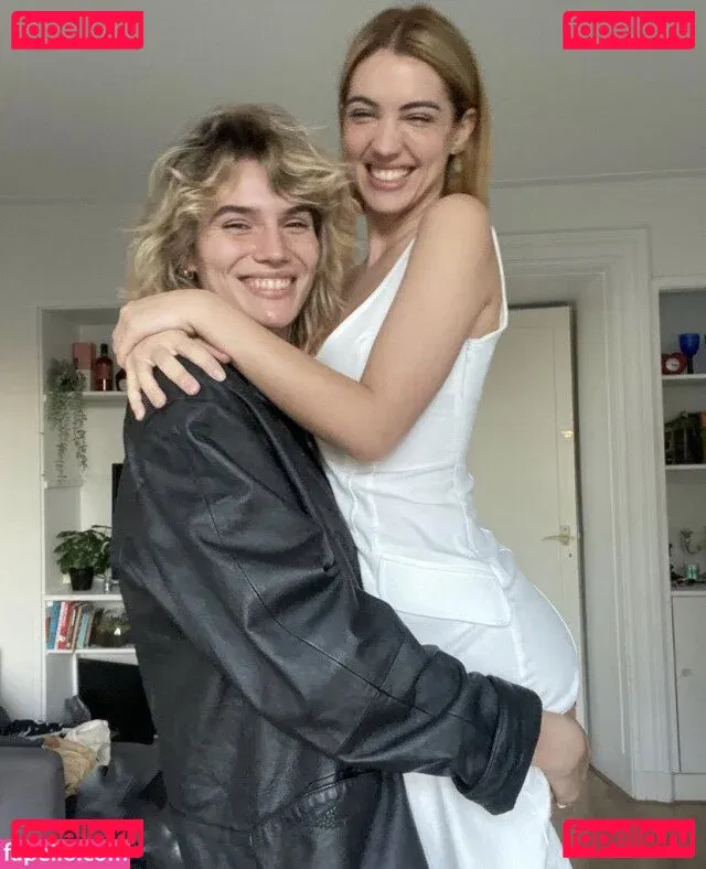 Adelaide Kane Onlyfans Photo Gallery 