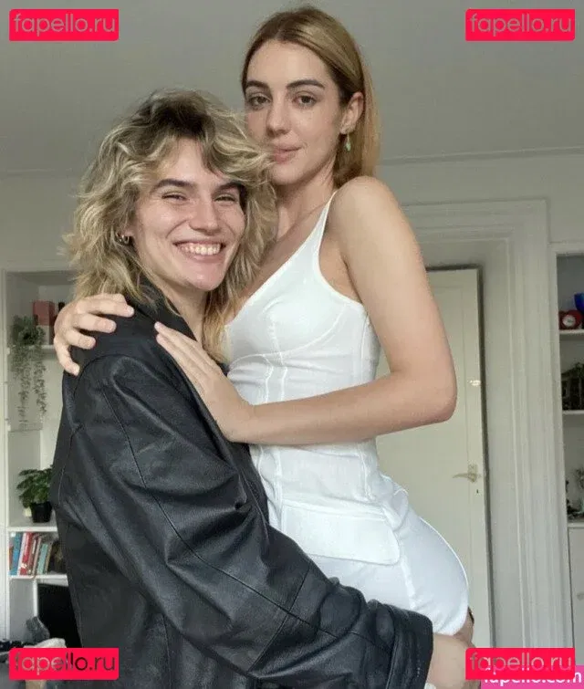 Adelaide Kane Onlyfans Photo Gallery 