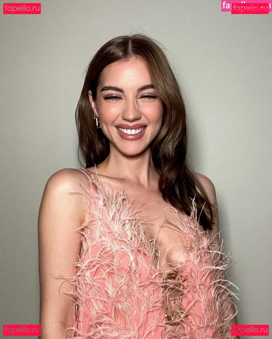 Adelaide Kane Onlyfans Photo Gallery 