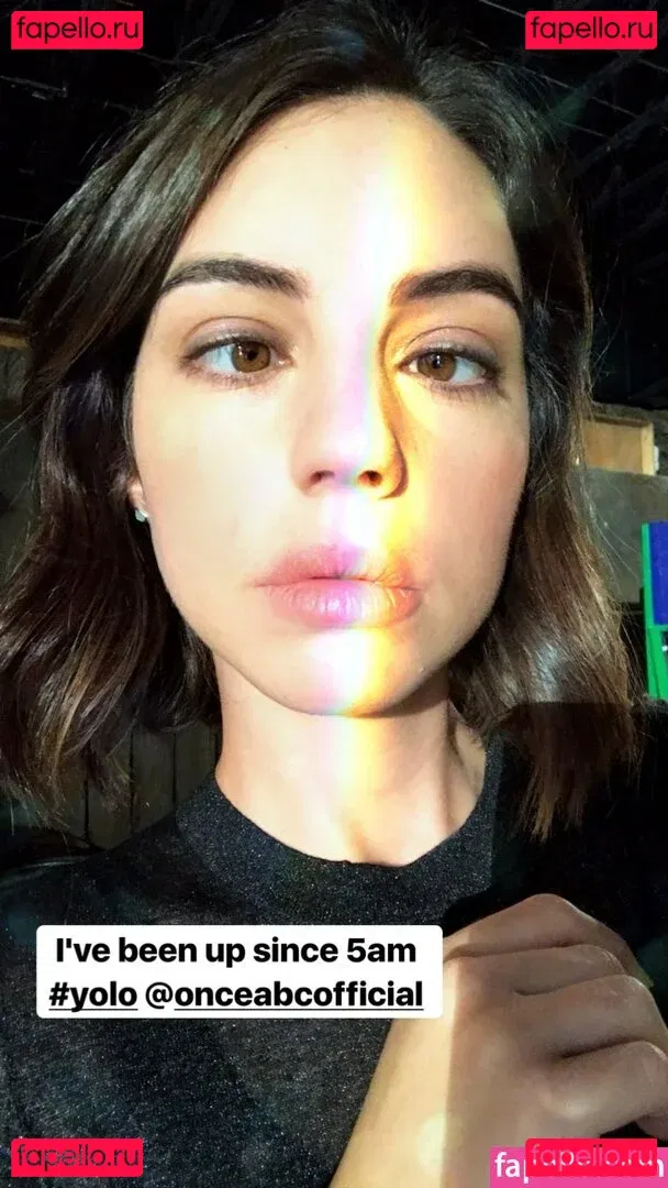 Adelaide Kane Onlyfans Photo Gallery 