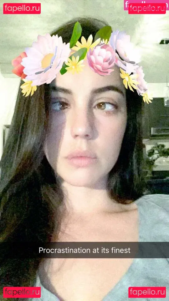 Adelaide Kane Onlyfans Photo Gallery 