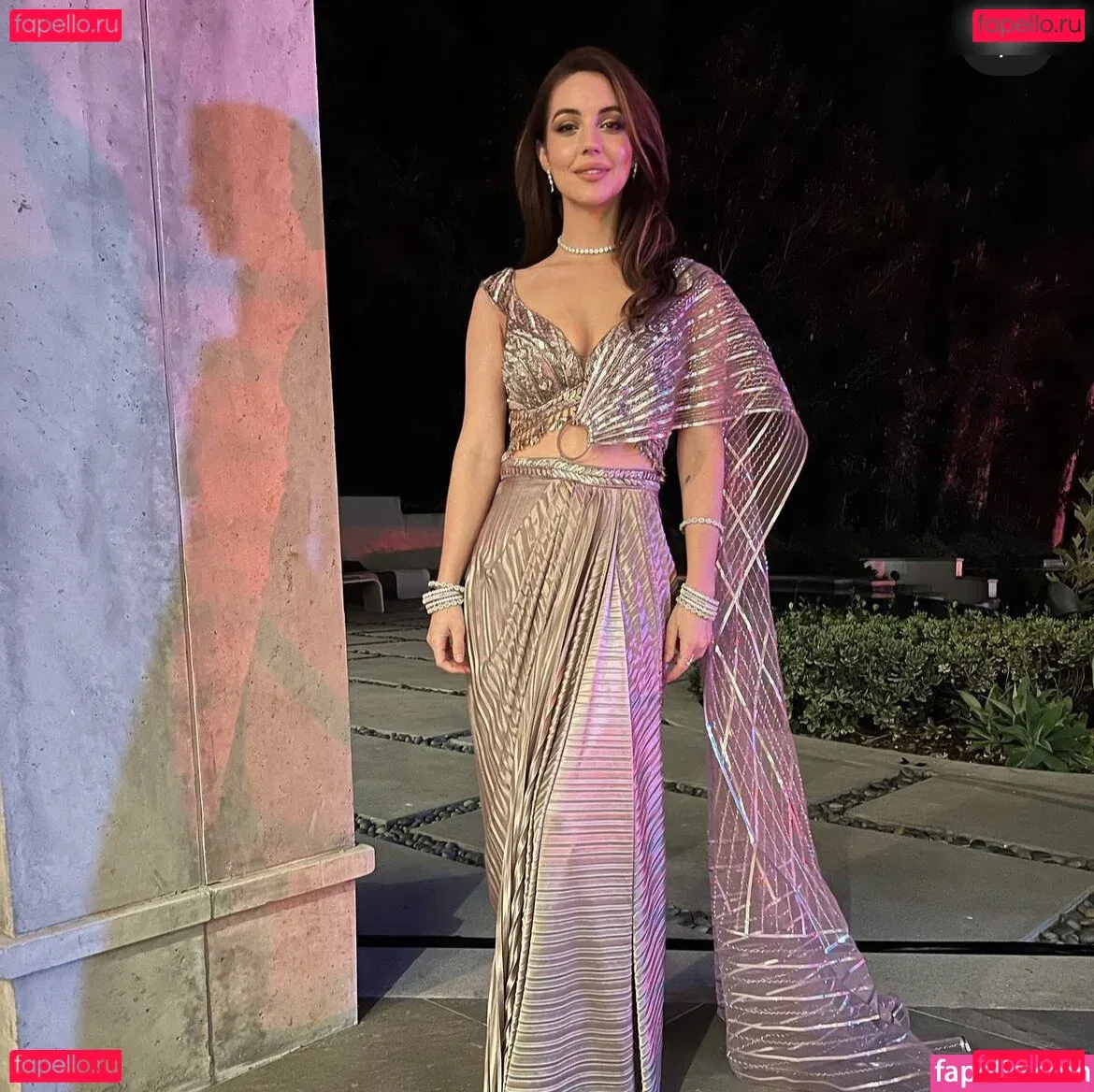 Adelaide Kane Onlyfans Photo Gallery 