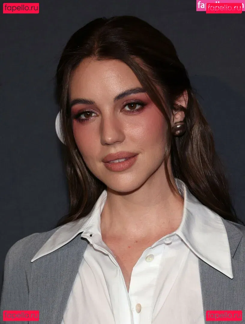 Adelaide Kane Onlyfans Photo Gallery 