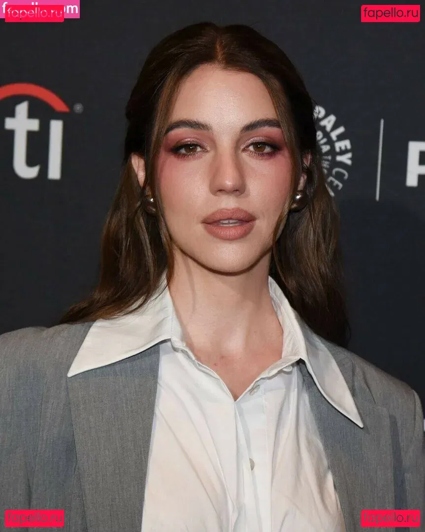 Adelaide Kane Onlyfans Photo Gallery 