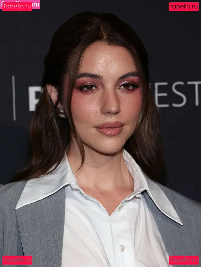 Adelaide Kane Onlyfans Photo Gallery 
