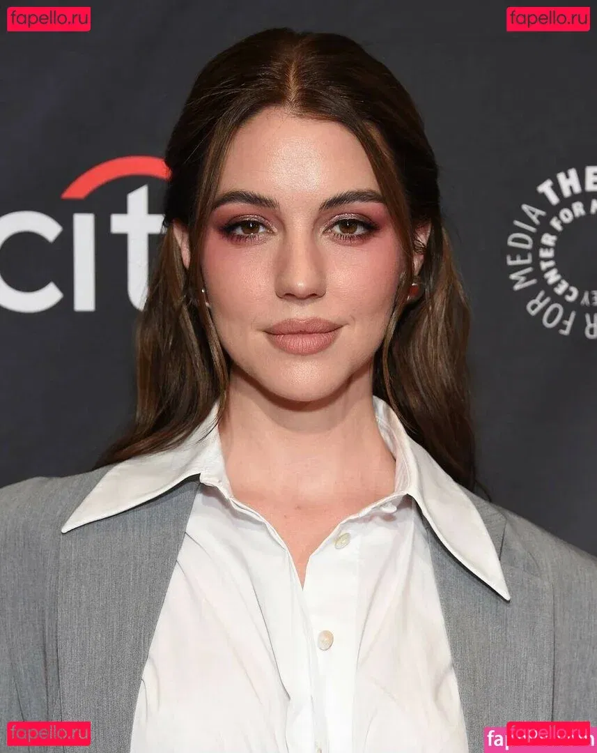 Adelaide Kane Onlyfans Photo Gallery 