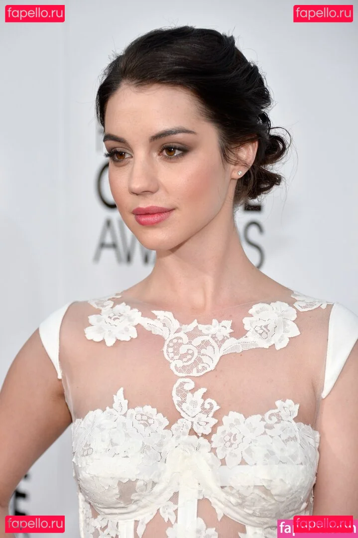 Adelaide Kane Onlyfans Photo Gallery 