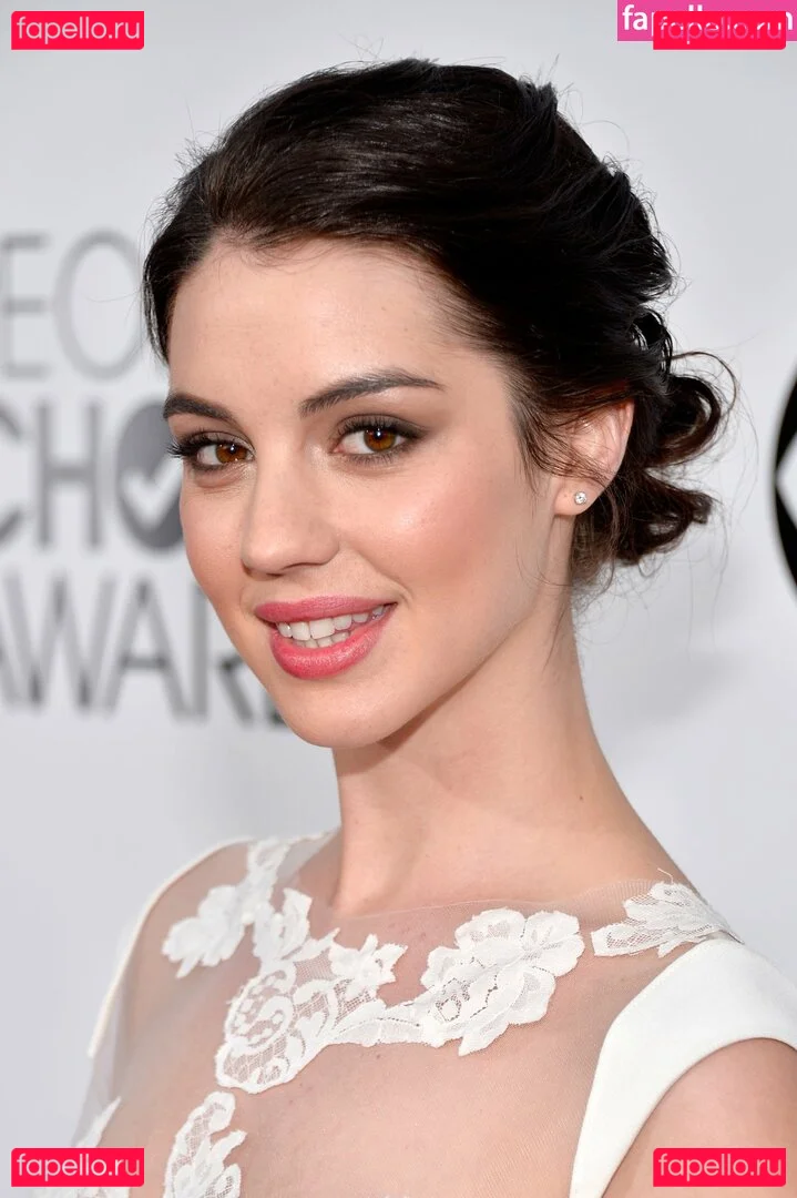 Adelaide Kane Onlyfans Photo Gallery 