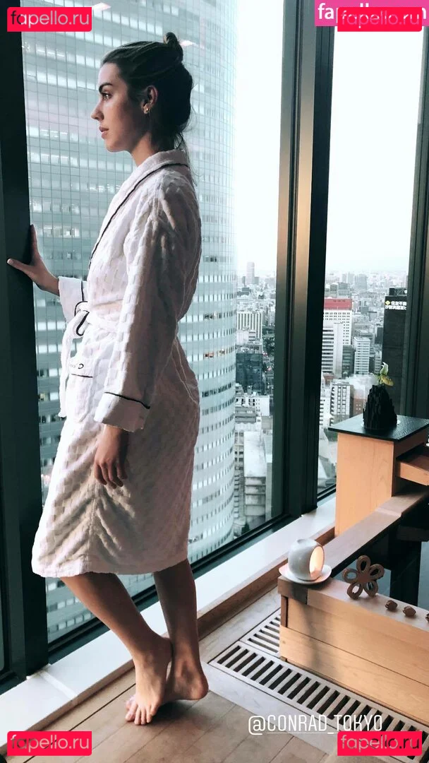 Adelaide Kane Onlyfans Photo Gallery 