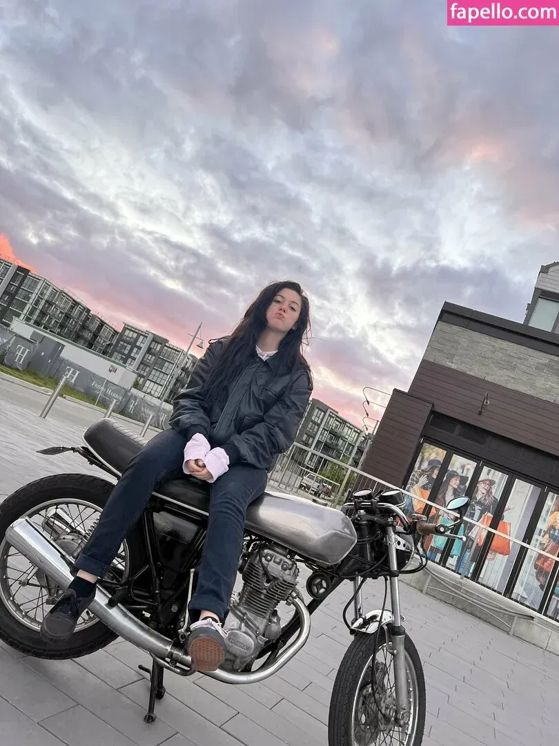 Ellie Nova Onlyfans Photo Gallery 