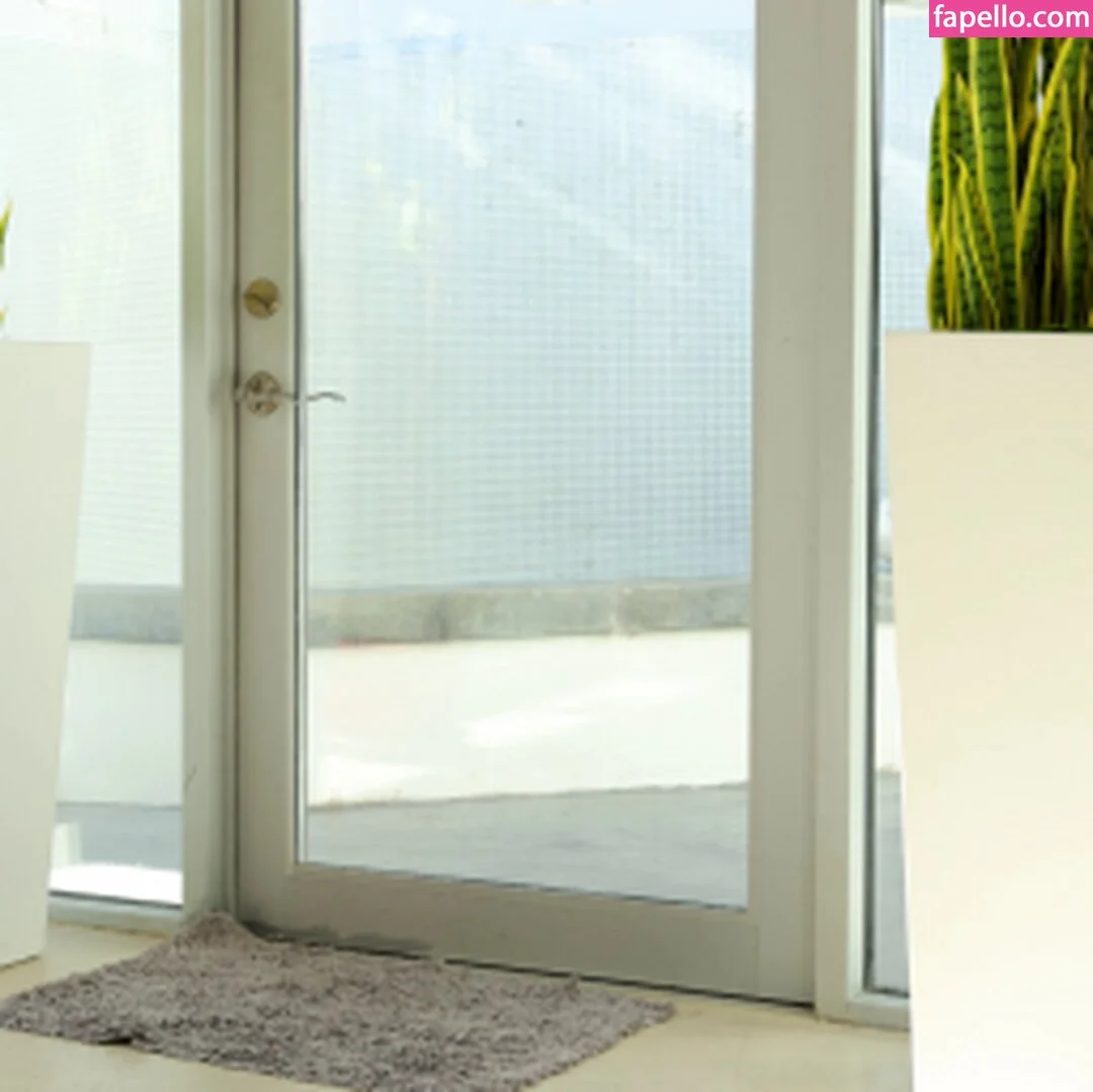 Ellie Nova Onlyfans Photo Gallery 