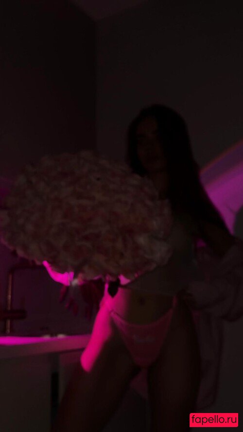minilia Nude Onlyfans Photo 15